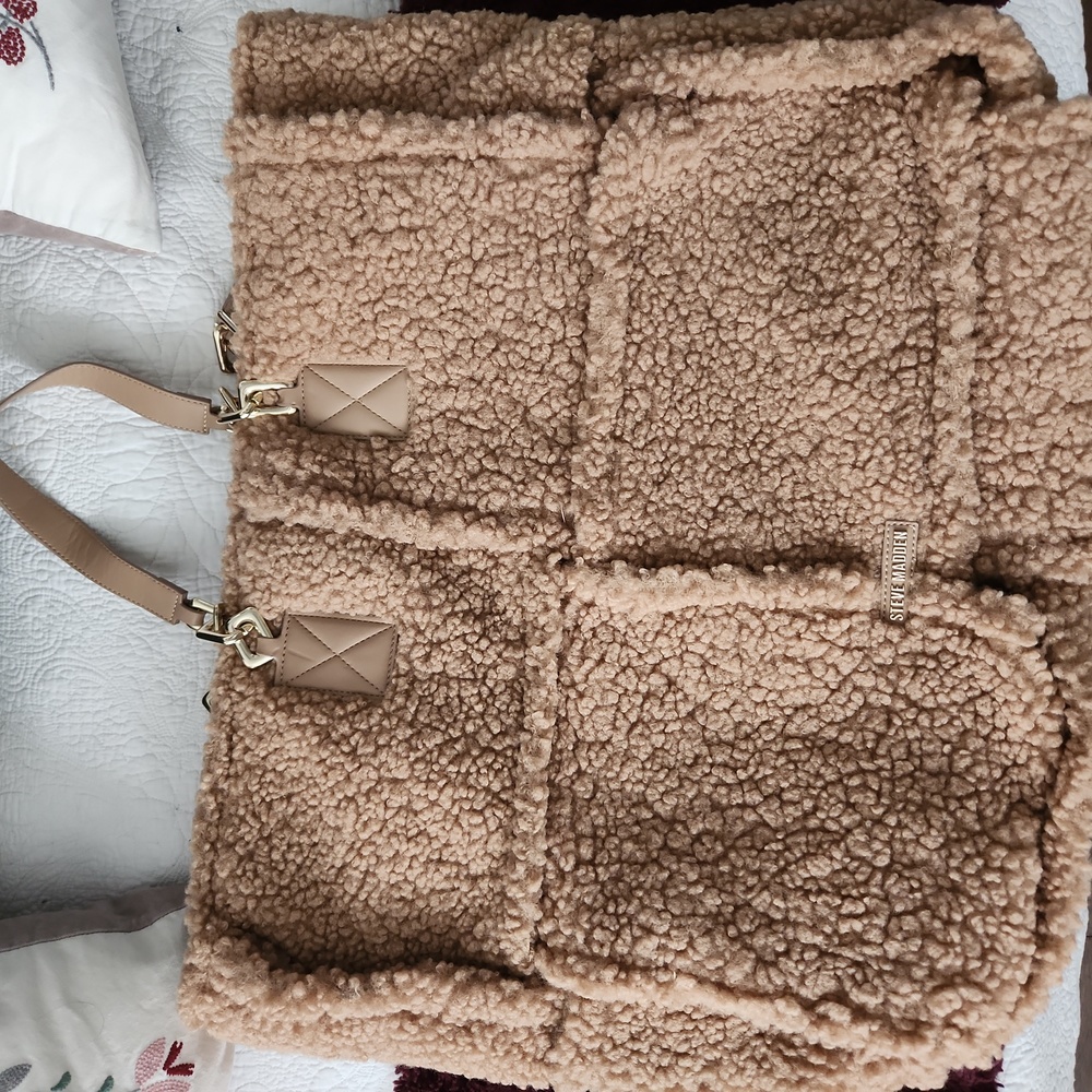 Steve Madden BCrush Jumbo Sherpa Tote Bag Brown oversized zip bag